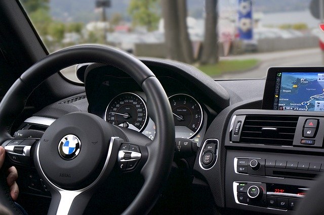 BMW 3er cockpit with navigation device