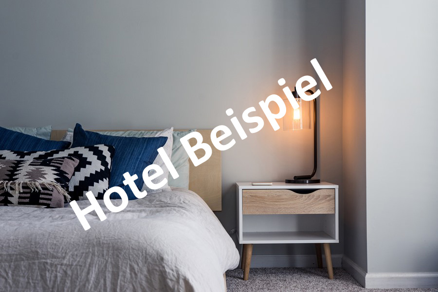 Platzhalter, modernes Hotelzimmer mit Bett und Nachttisch
